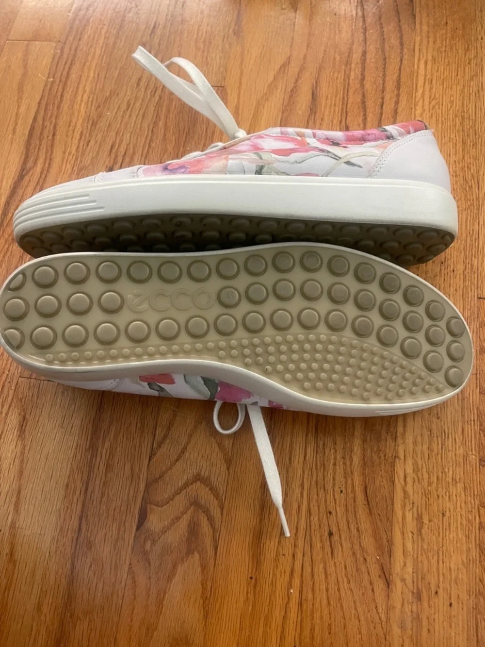Like NEW ECCO Soft 7 White Floral Leather Sneakers - - Picture 6 of 8